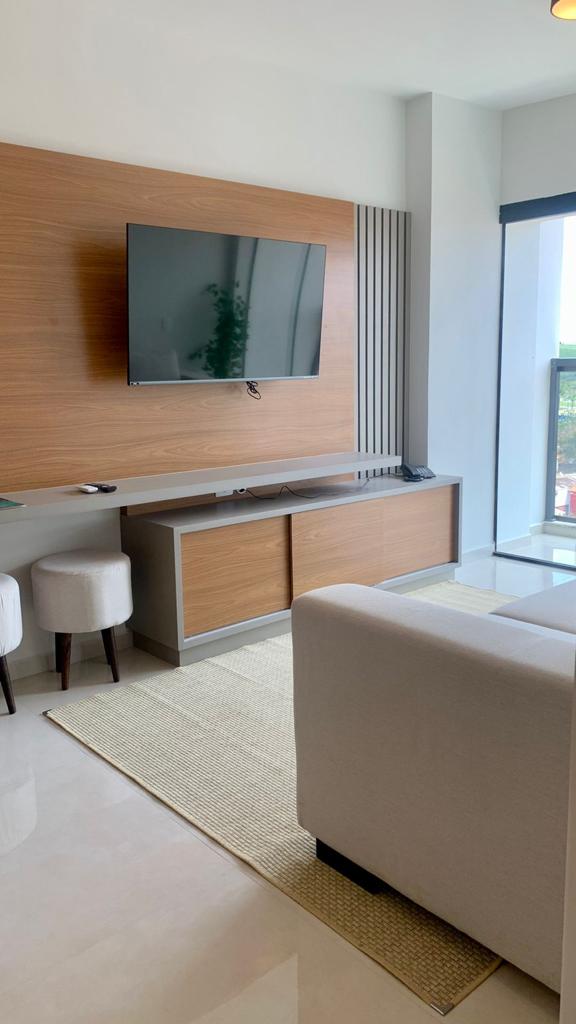 Painel de TV com rack planejado