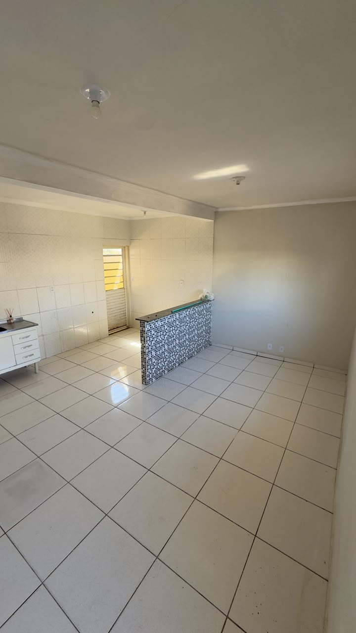 Cozinha com bancada de pastilhas