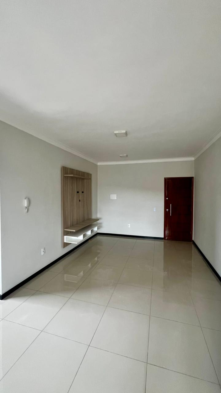 Sala com painel planejado