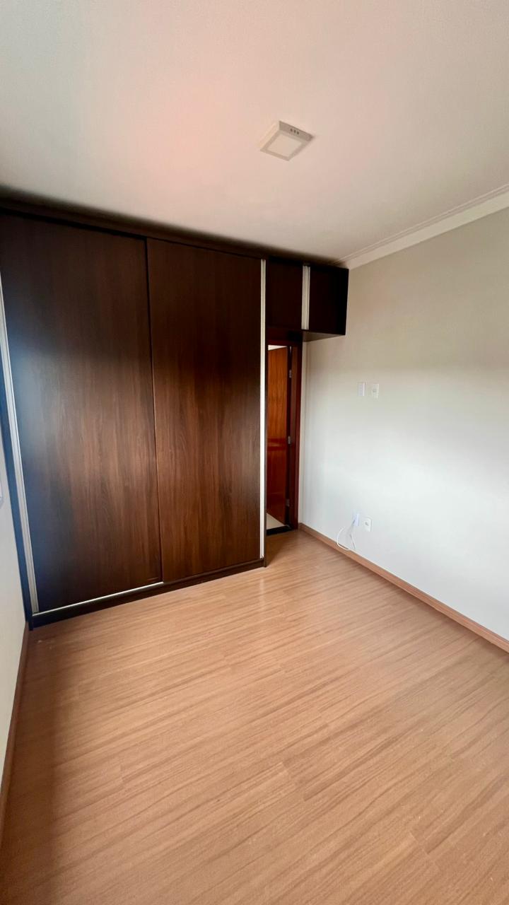 Suíte com armário planejado