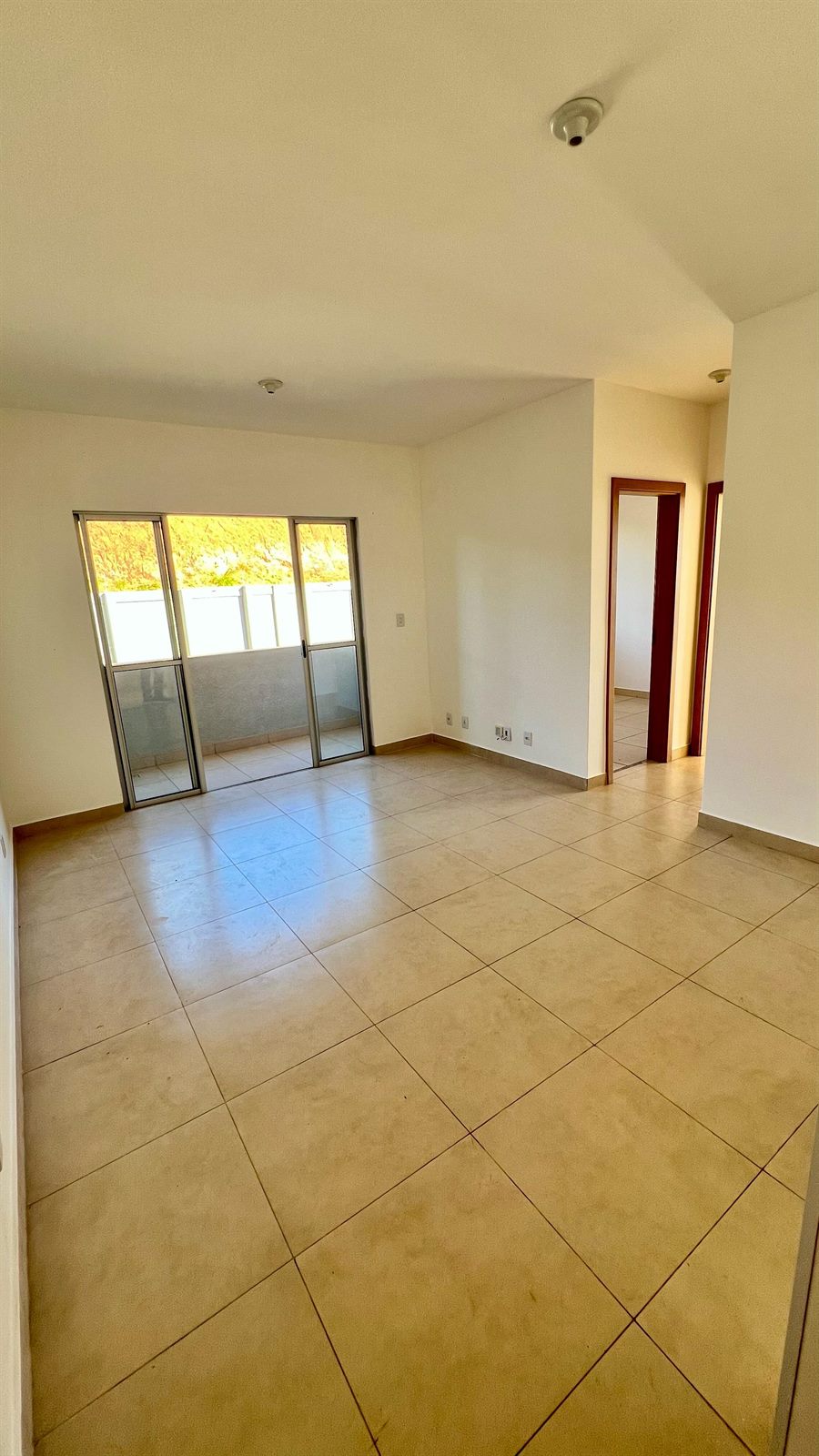 Sala com acesso à sacada