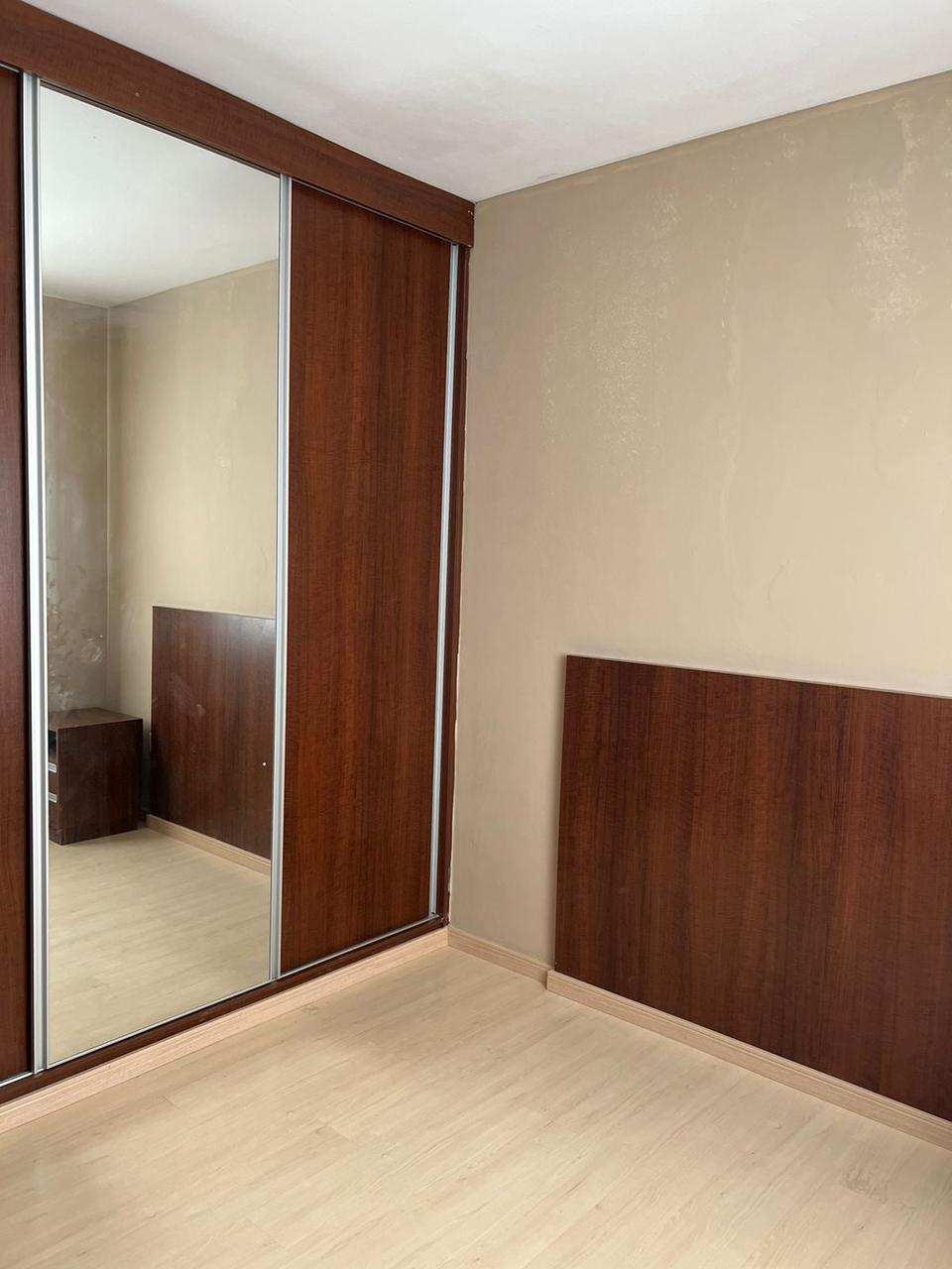 Quarto com guarda-roupa planejado