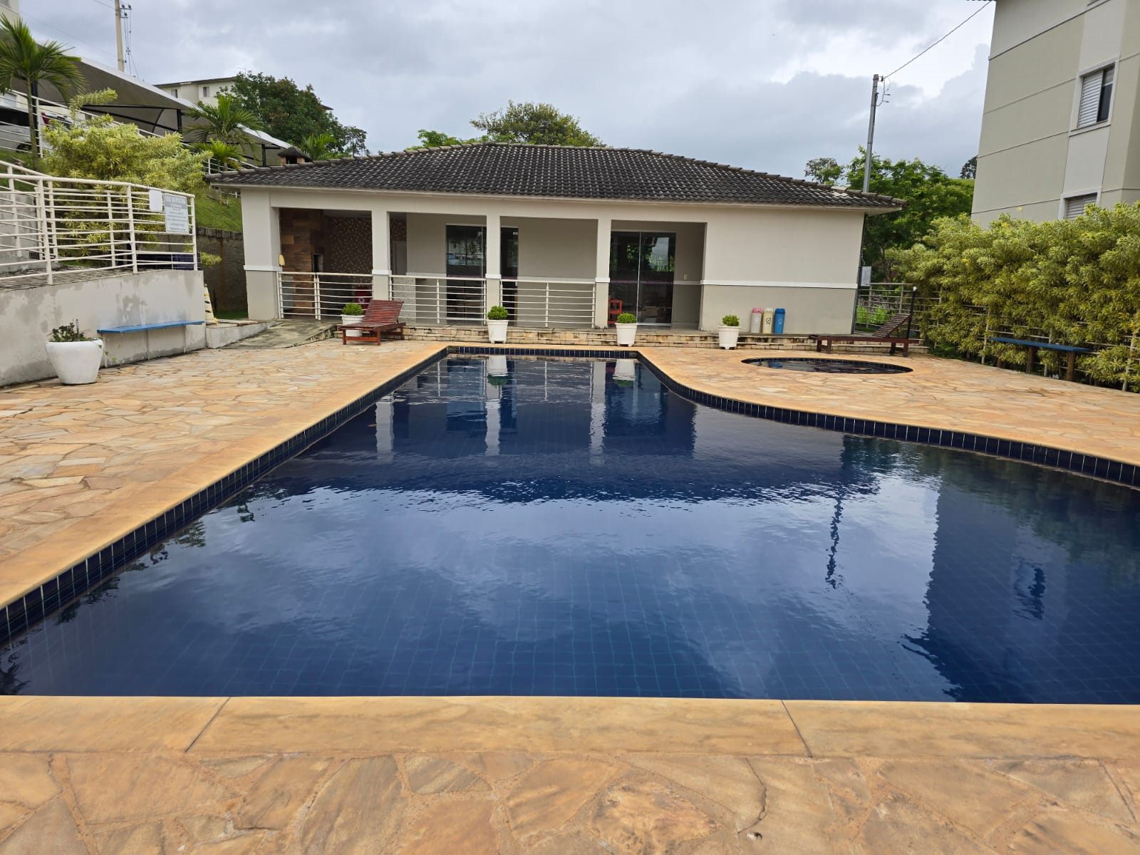 Piscina e salão de festa