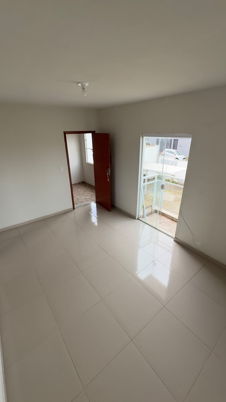 Sala com acesso à varanda
