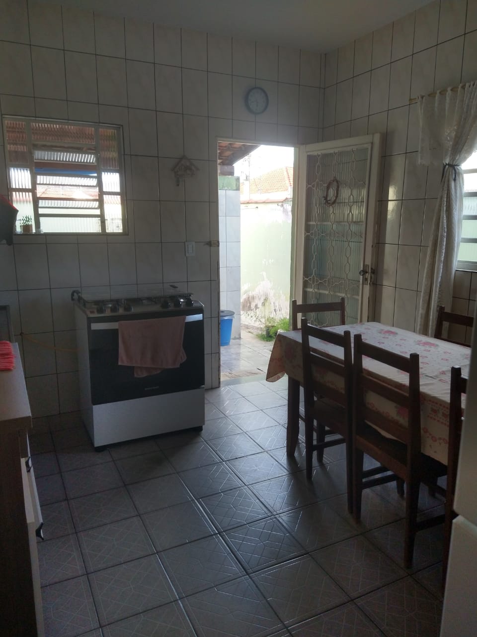 Cozinha com acesso ao quintal
