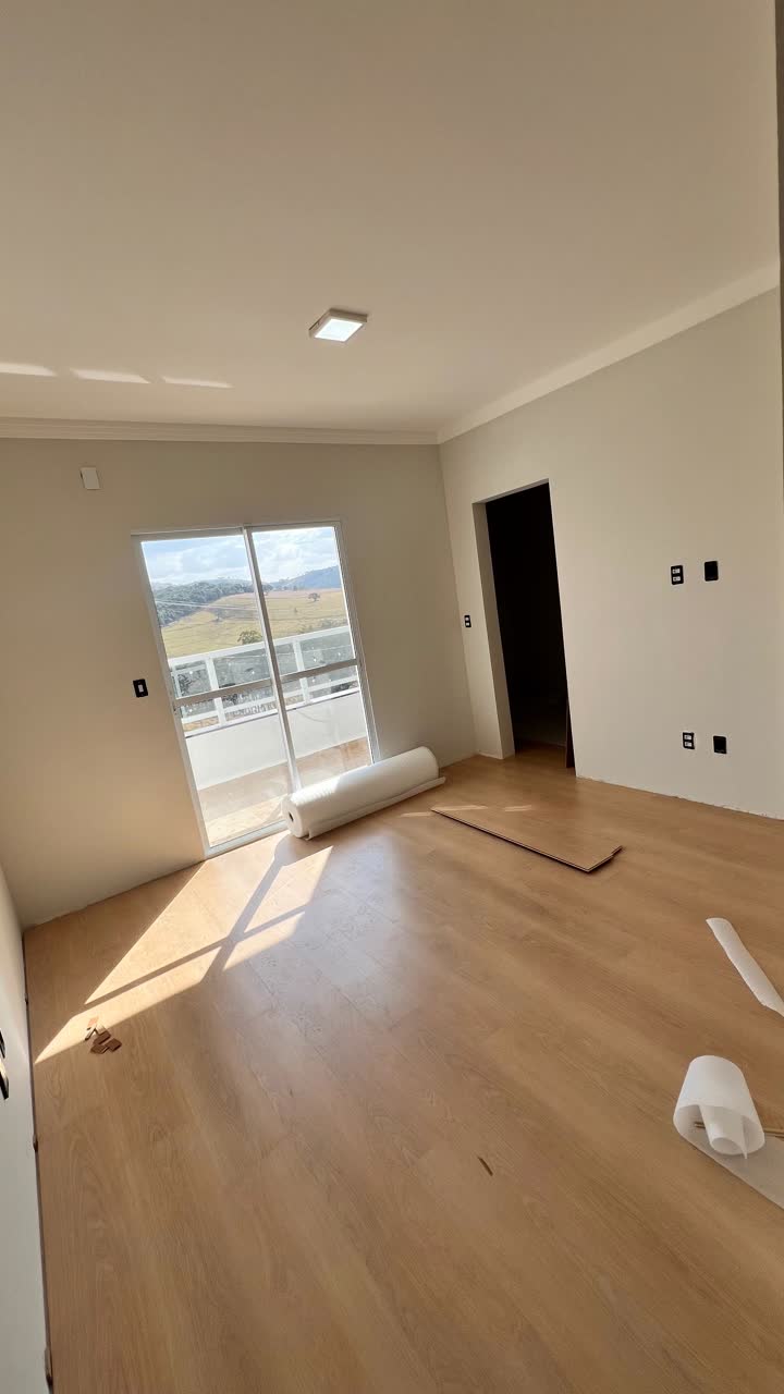 Suíte master com varanda e vista