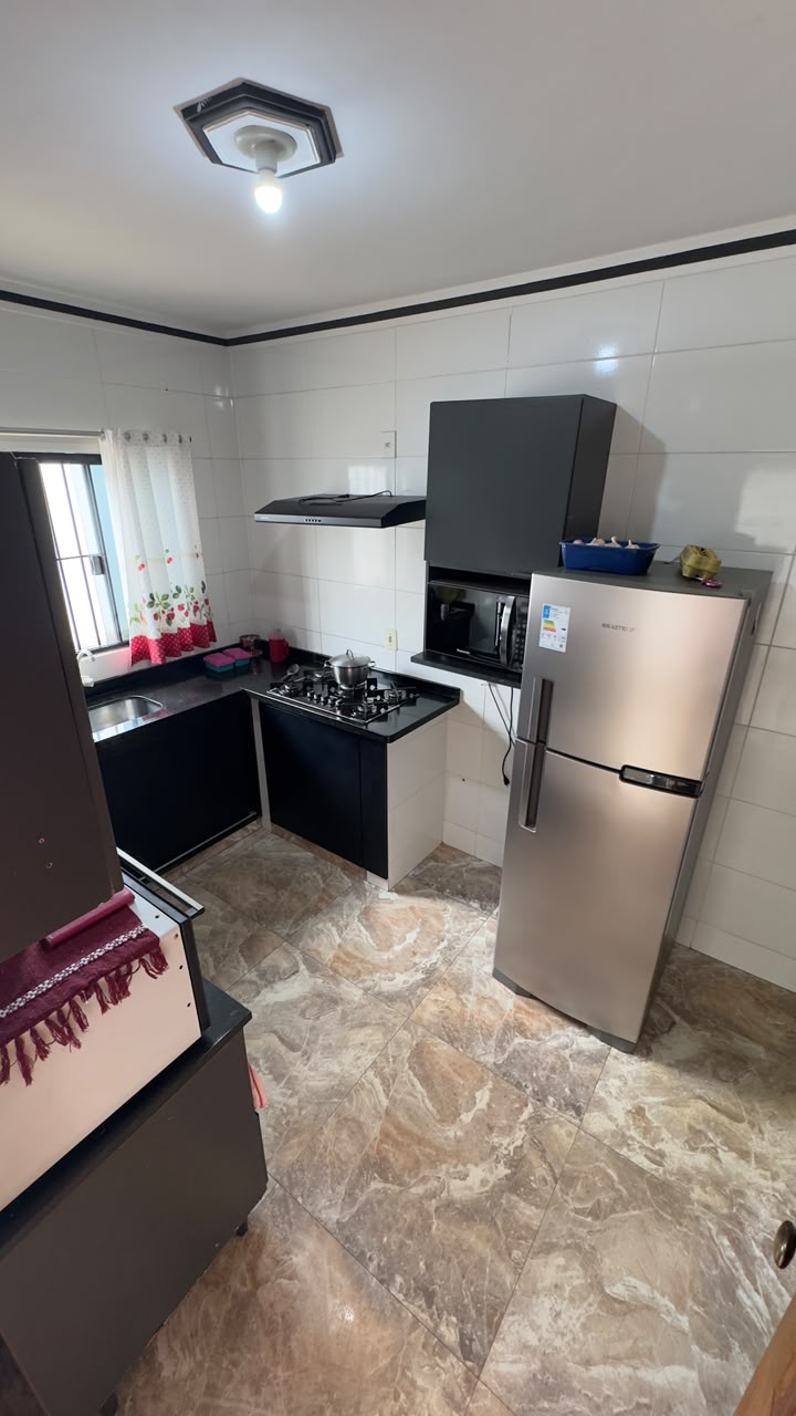 Cozinha com armários planejados