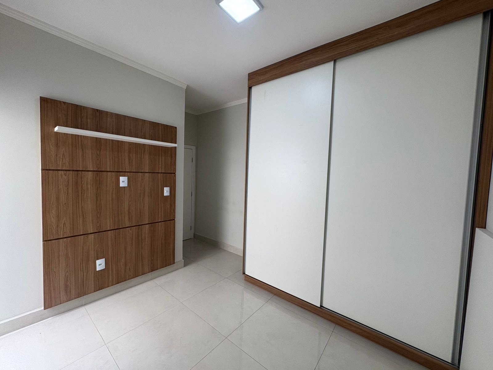 Quarto com armário planejado