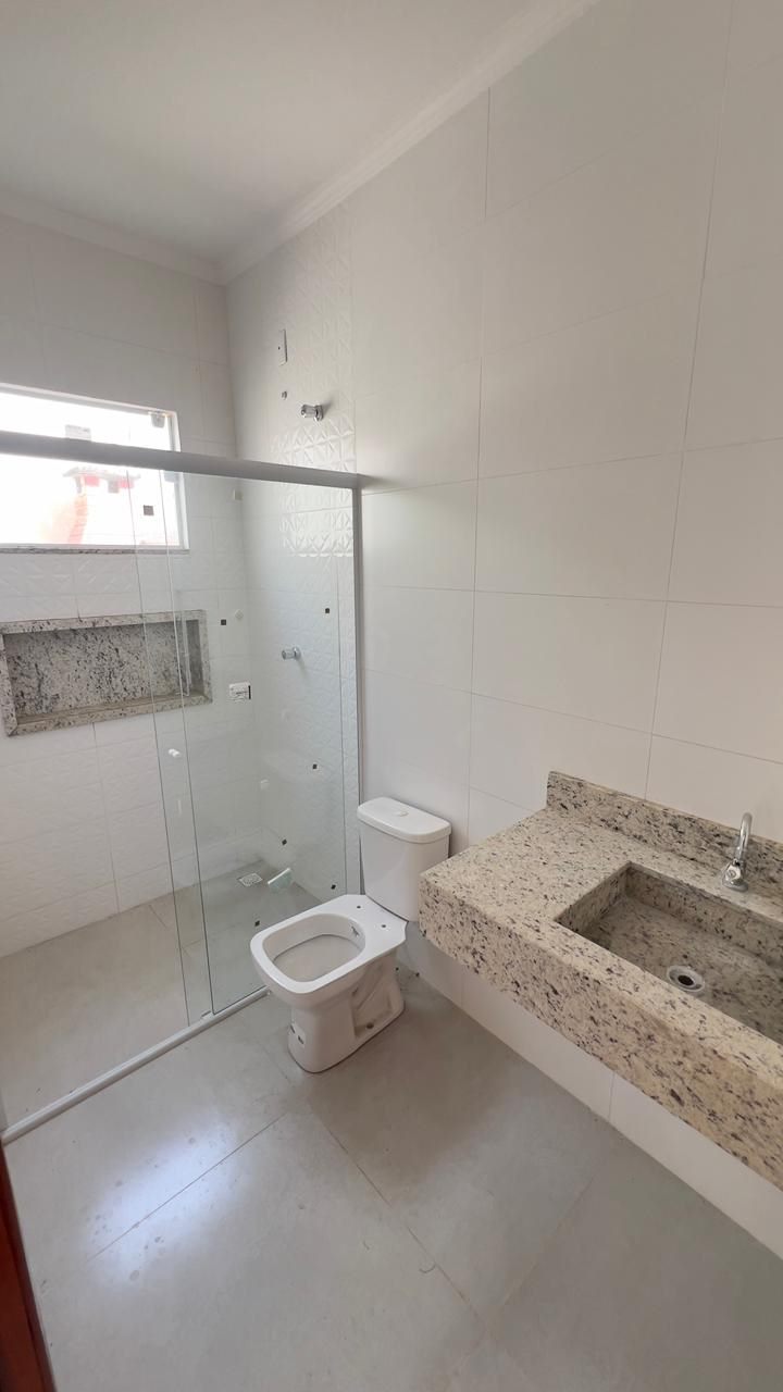 Banheiro da suíte com box