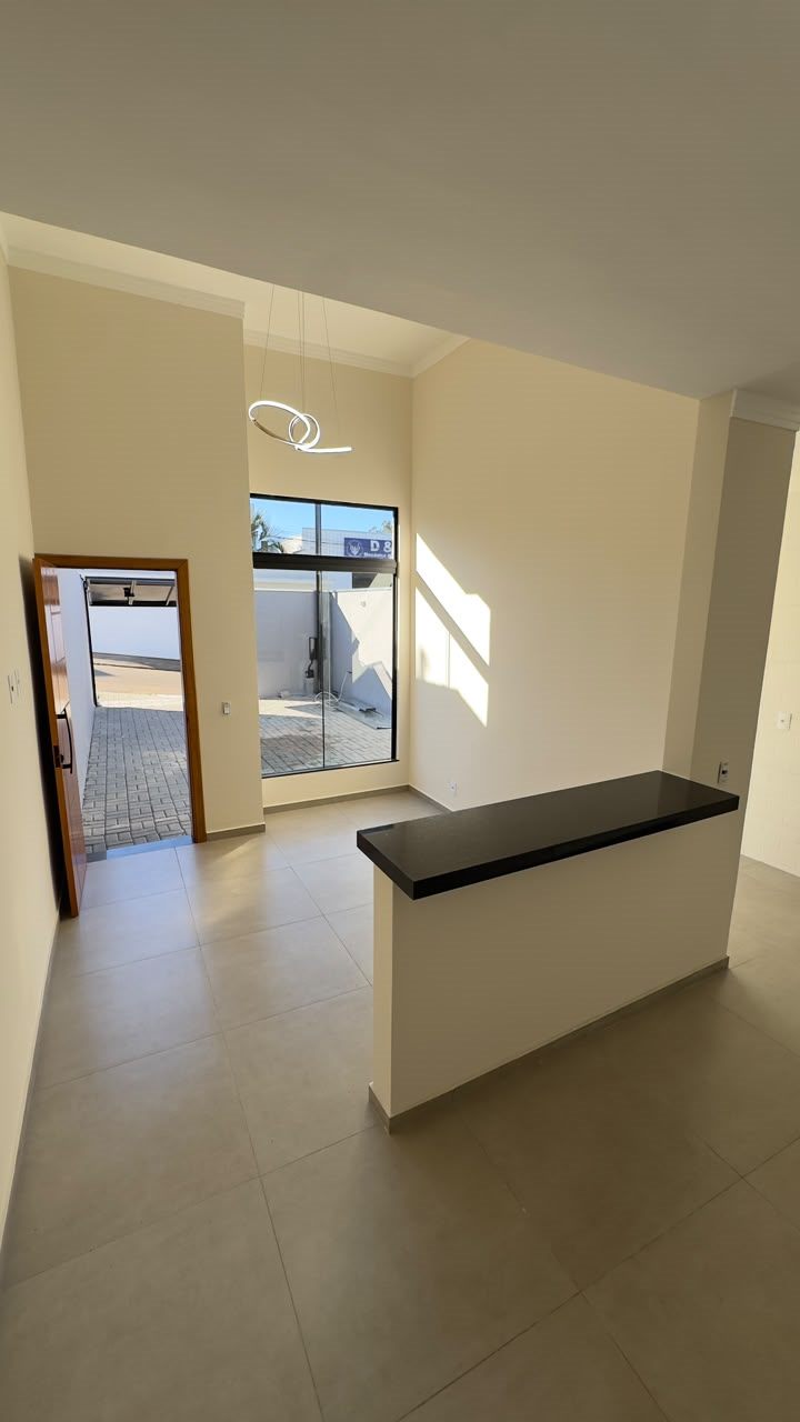 Sala com pé-direito alto