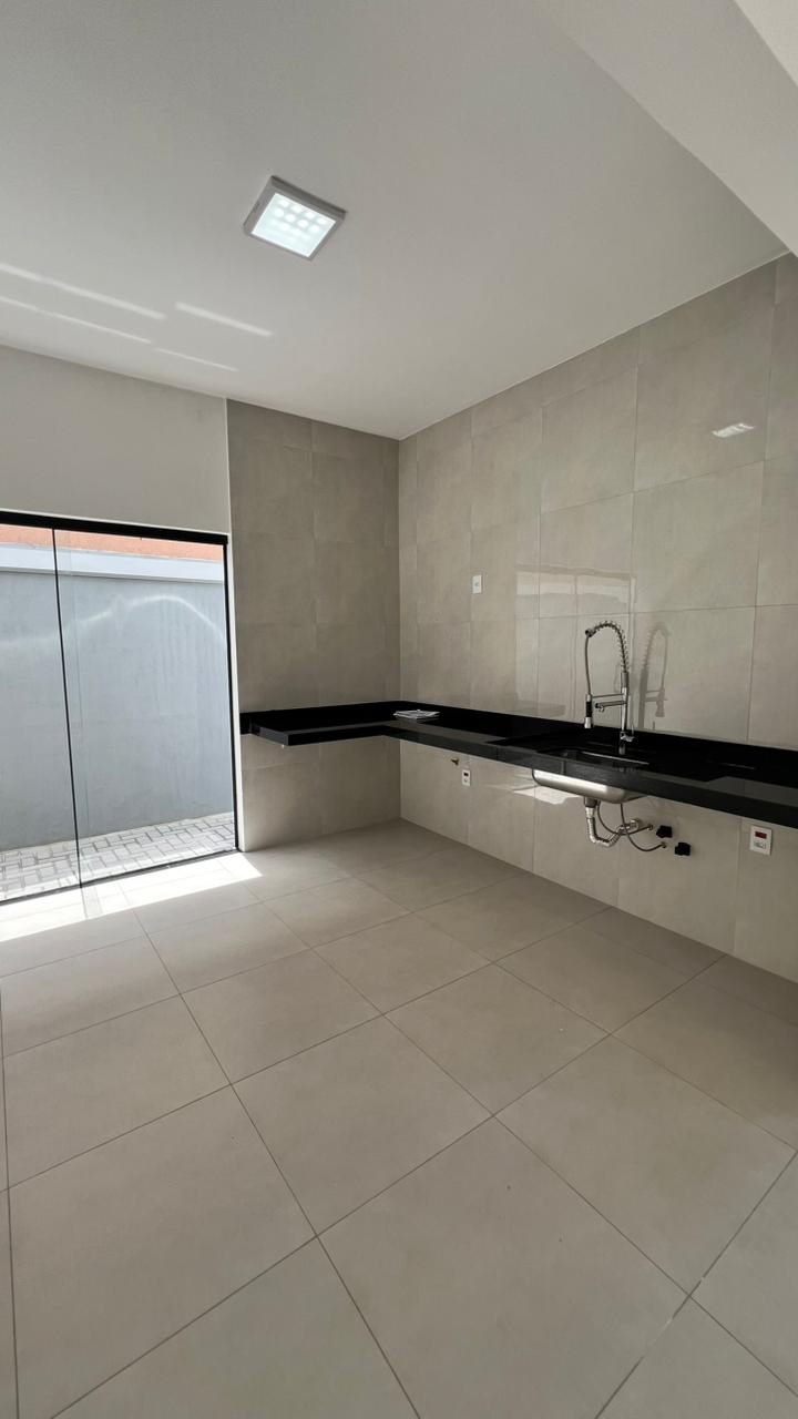 Cozinha com bancada em granito