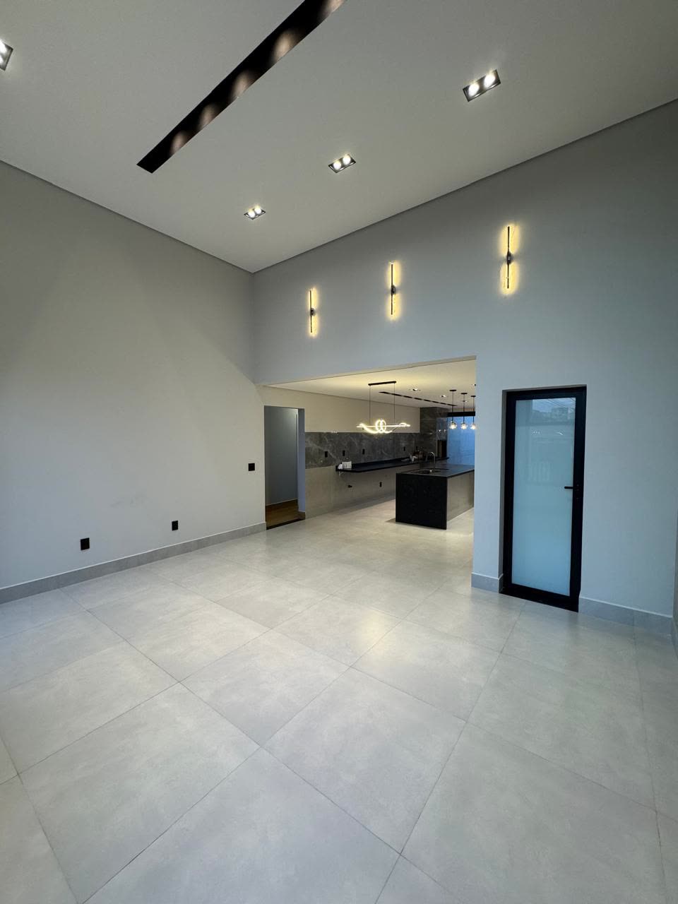 Sala de jantar integrada à cozinha