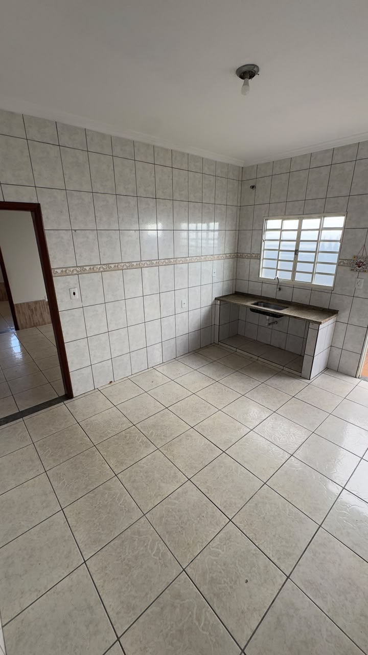 Cozinha com bancada em granito