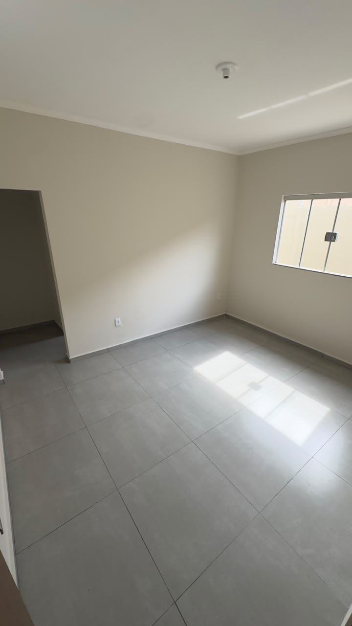 Quarto — outro ângulo