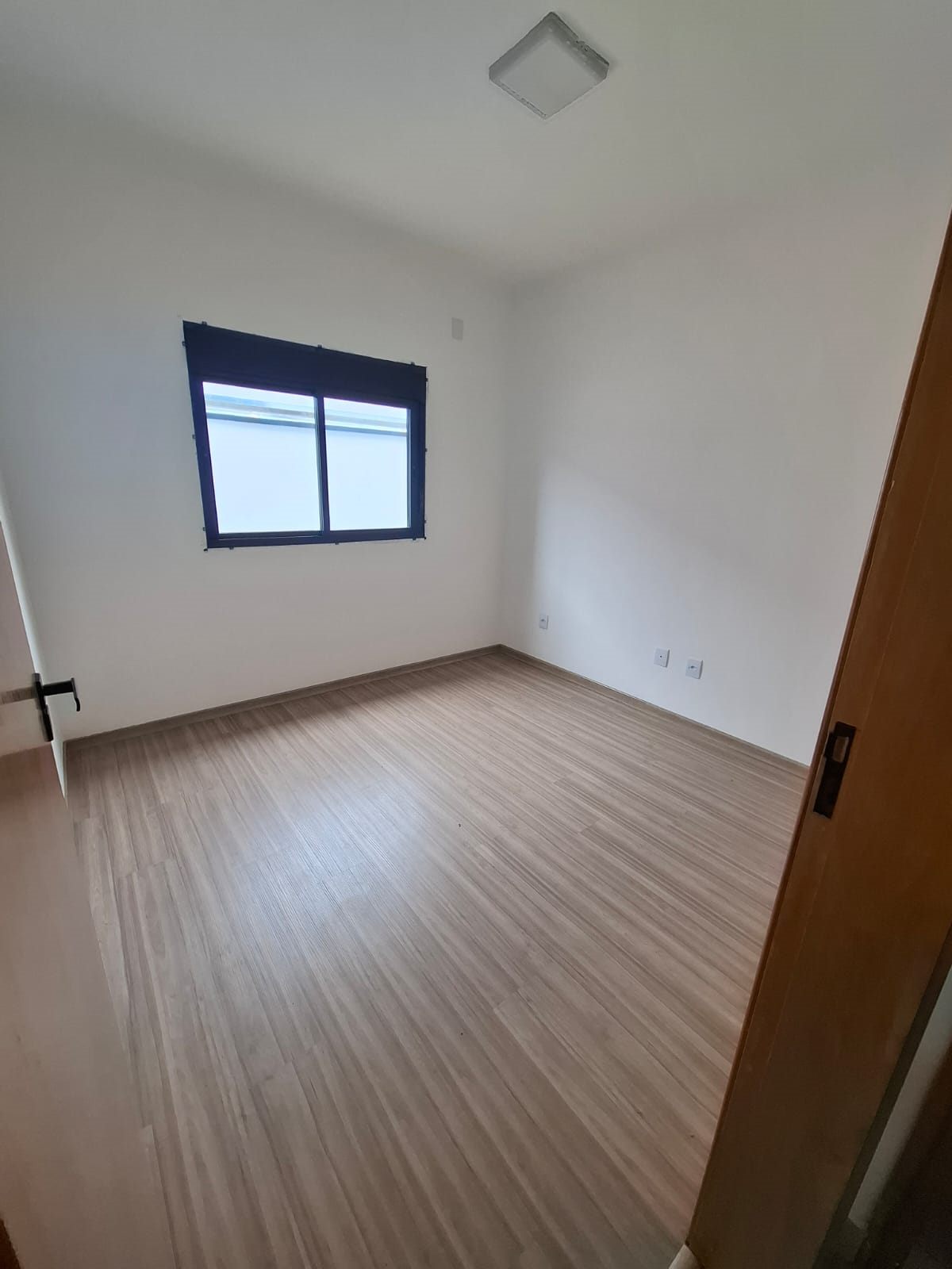 Quarto amplo