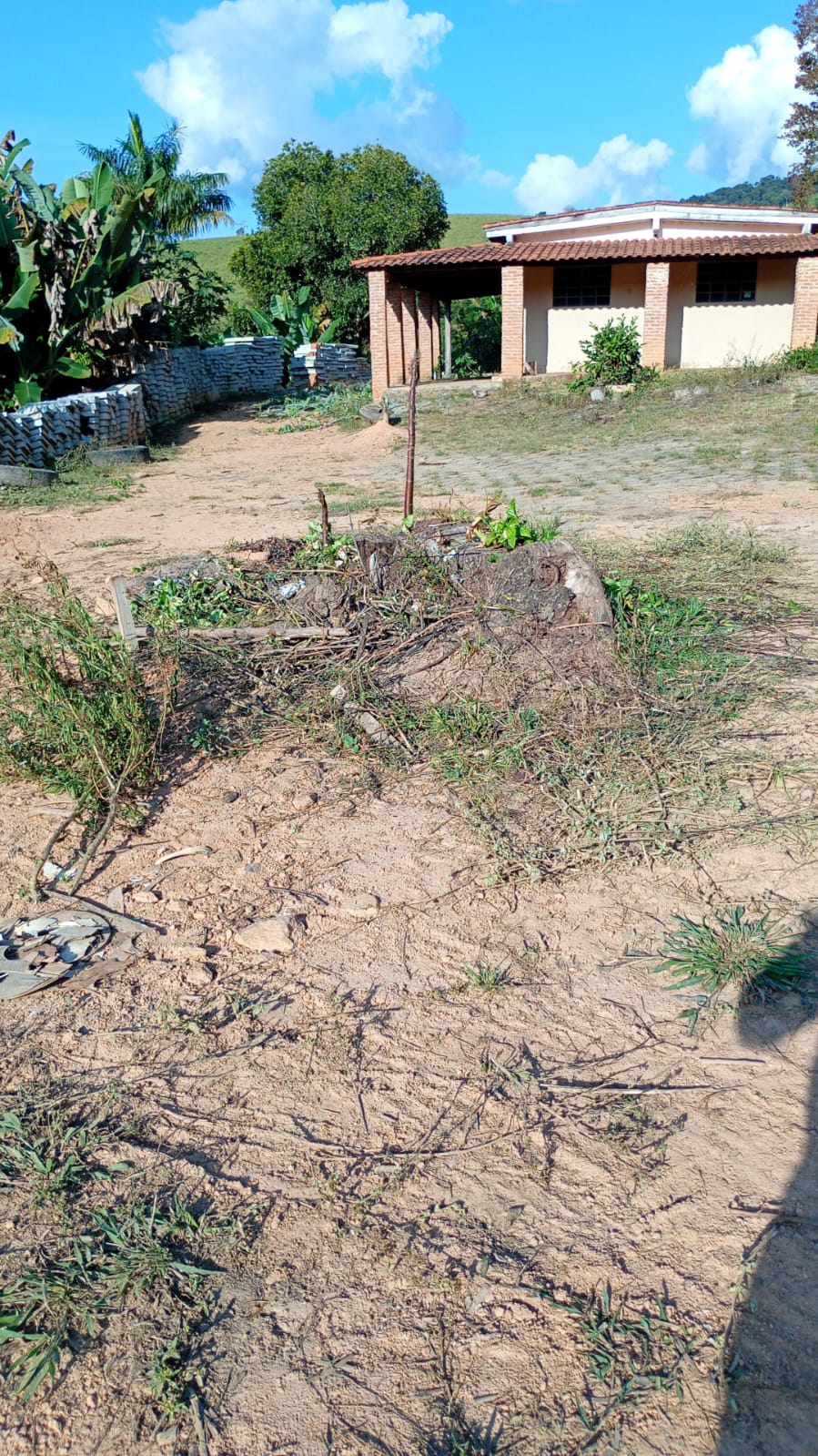 Chácara à venda no bairro Coutinhos, Congonhal