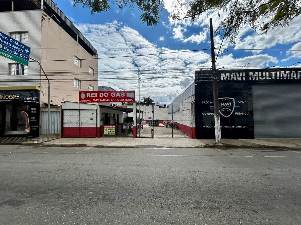 Terreno comercial à venda na Avenida Moisés Lopes, Árvore Grande, Pouso Alegre