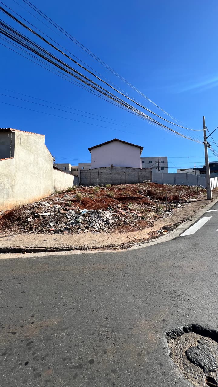 Lote à venda no bairro Colina Verde, Pouso Alegre