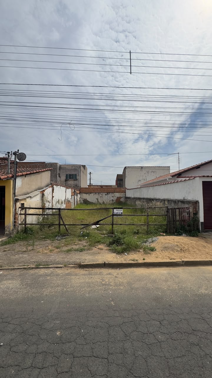 Terreno à venda no bairro Foch, Pouso Alegre
